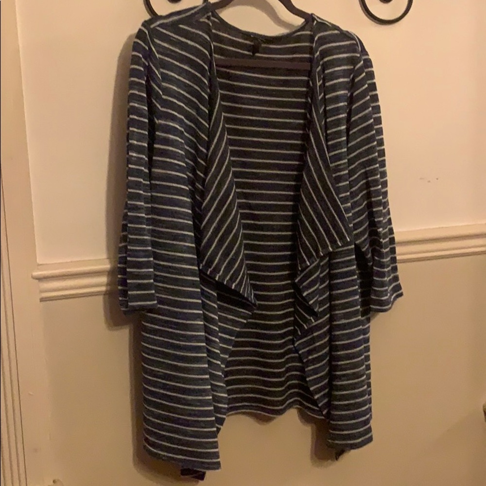 Lightweight sweater